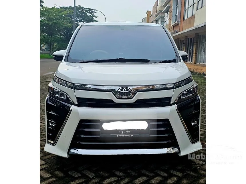 Jual Mobil Toyota Voxy 2020 2.0 di Banten Automatic Wagon Putih Rp 420.000.000