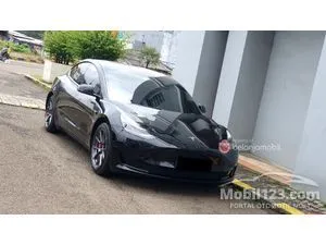 2021 Tesla Model 3 Standard Range Plus Sedan