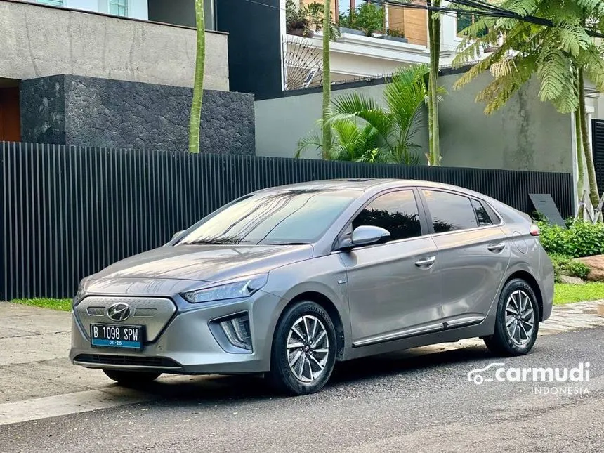 2020 Hyundai IONIQ Signature Coupe