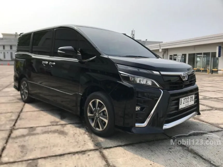 2018 Toyota Voxy MPV