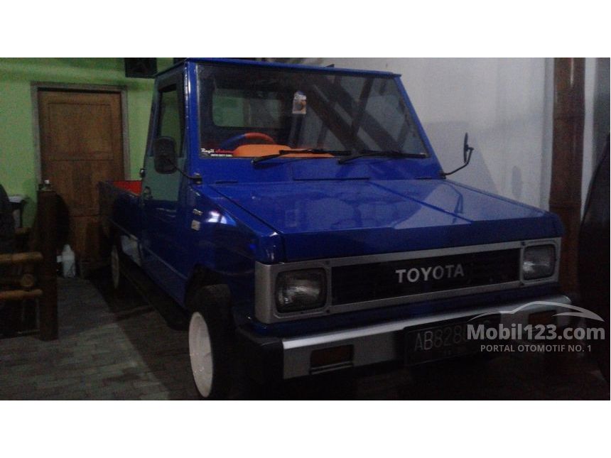 Jual Mobil Toyota Kijang Pick Up 1985 1 5 Di Yogyakarta Manual Pick Up Biru Rp 50 000 000 4282001 Mobil123 Com