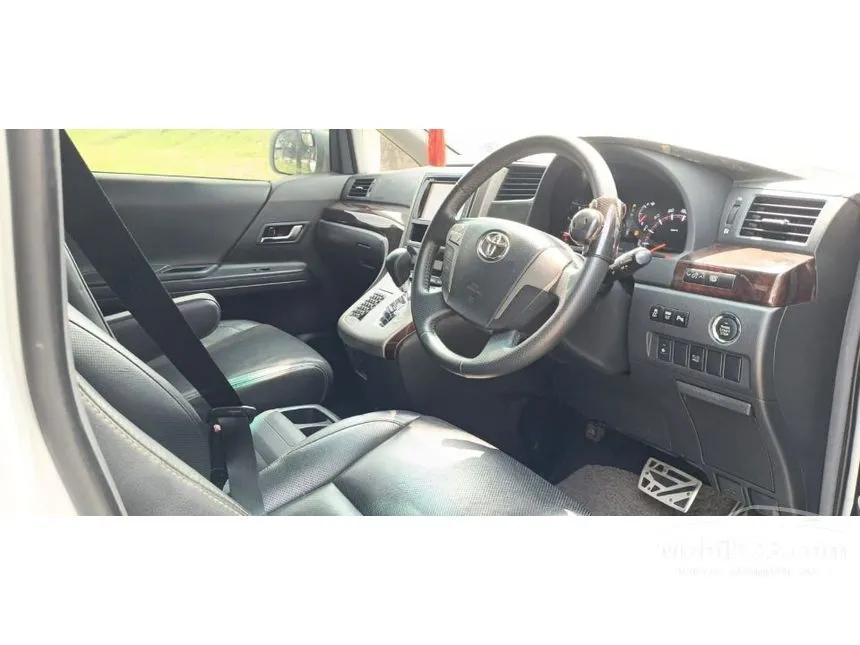 2012 Toyota Vellfire ZG MPV