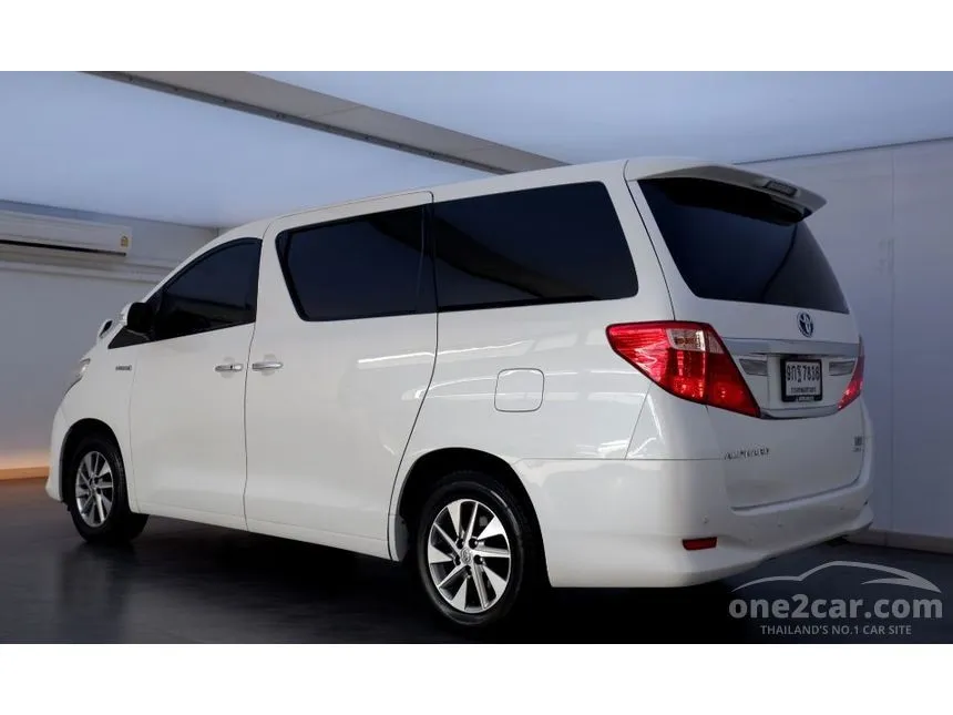 2013 Toyota Alphard HV Van