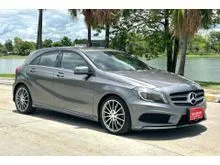 2015 Mercedes-Benz A180 1.6 W176 (ปี 12-16) Urban BlueEFFICIENCY Hatchback