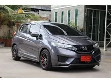 2017 Honda JAZZ 1.5 (ปี 14-22) V+ Hatchback