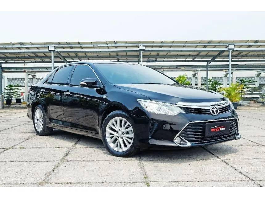 2017 Toyota Camry V Sedan