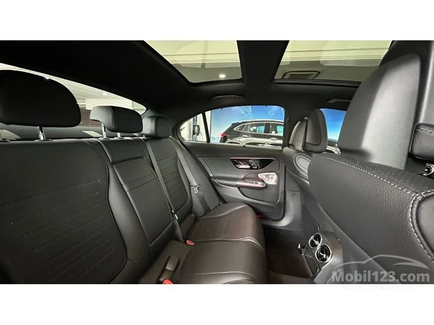 2025 Mercedes-Benz C300 AMG Line Sedan
