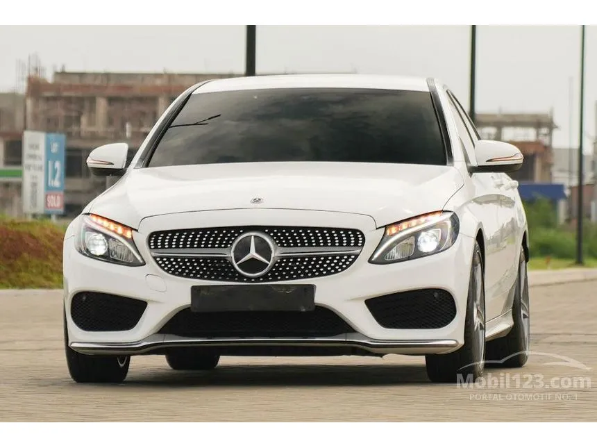 2017 Mercedes-Benz C200 AMG Line Sedan
