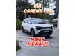 Jual Mobil KIA Carens 2023 Premiere Captain Seat 1.5 di Jawa Barat Automatic MPV Marun Rp 380.600.000