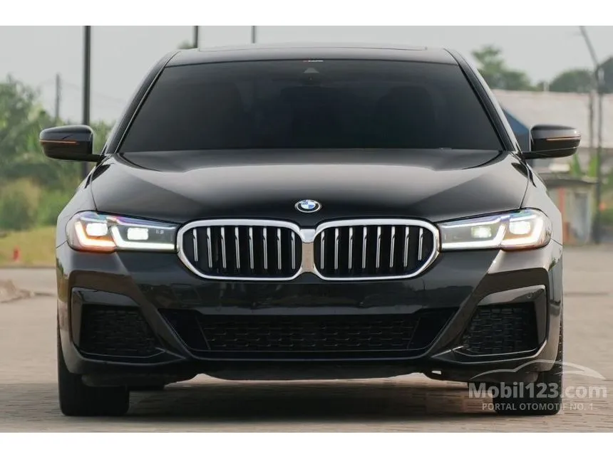 2022 BMW 520i M Sport Sedan