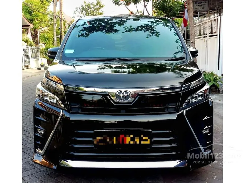 Jual Mobil Toyota Voxy 2018 2.0 di Jawa Timur Automatic Wagon Hitam Rp 365.000.000