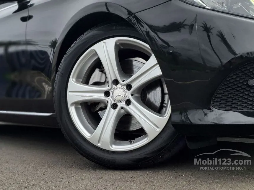 2017 Mercedes-Benz E250 Avantgarde CKD Sedan