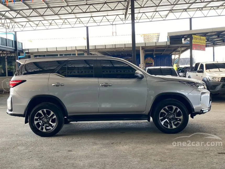 2022 Toyota FORTUNER Leader V SUV