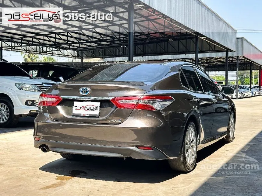 2019 Toyota CAMRY Hybrid Sedan