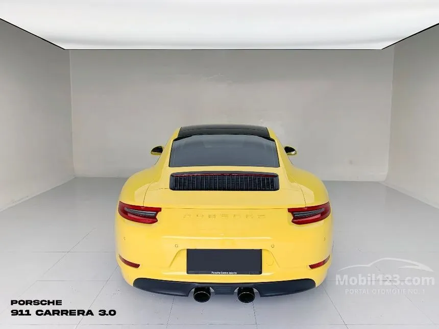 2018 Porsche 911 Carrera Coupe