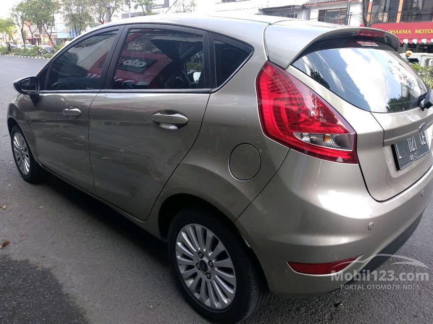 Jual Mobil Ford Fiesta 2012 Trend 1.4 di Jawa Timur Automatic Hatchback