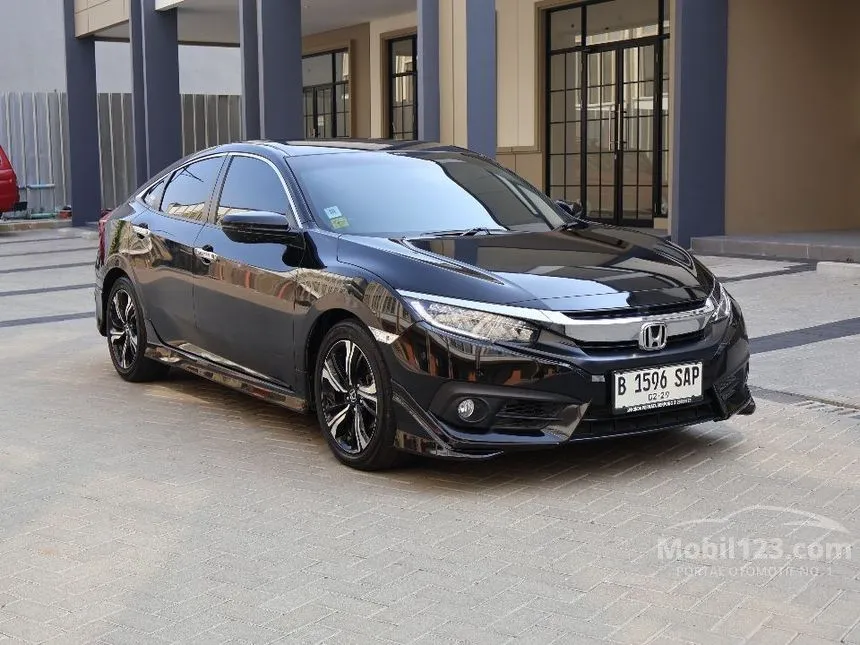 2018 Honda Civic ES Sedan