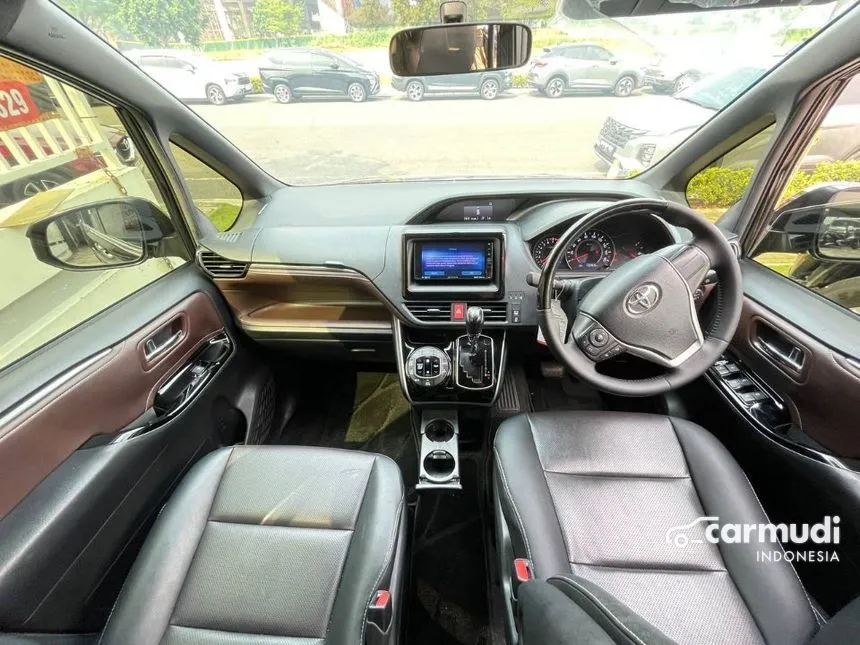2018 Toyota Voxy MPV