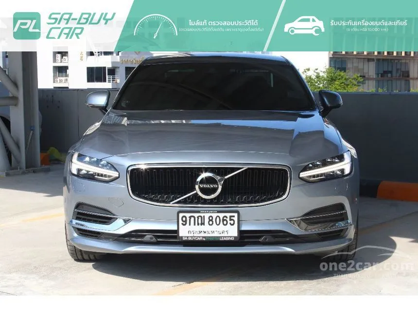 2019 Volvo S90 T8 Momentum Sedan