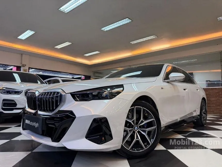 2024 BMW 520i M Sport Sedan