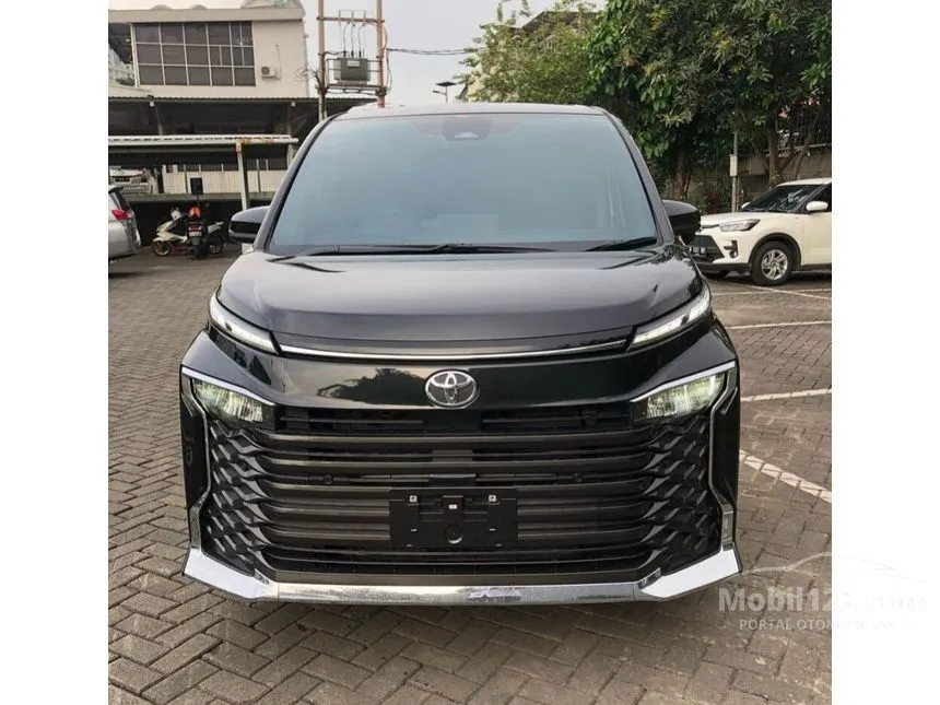 Jual Mobil Toyota Voxy 2023 2.0 di Jawa Barat Automatic Van Wagon Hitam Rp 596.650.000