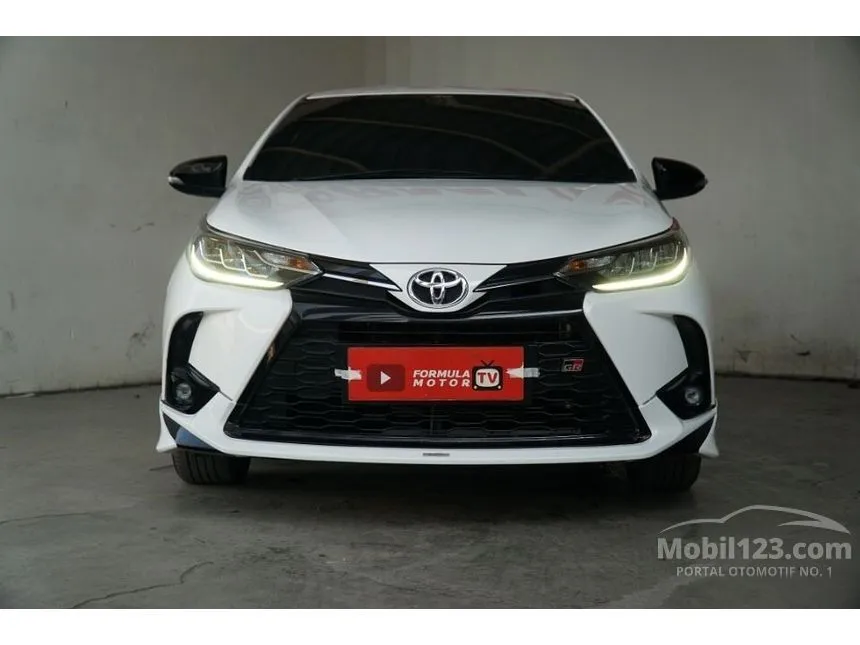 Jual Mobil Toyota Yaris 2022 S GR Sport 1.5 di Jawa Barat Automatic Hatchback Putih Rp 238.000.000