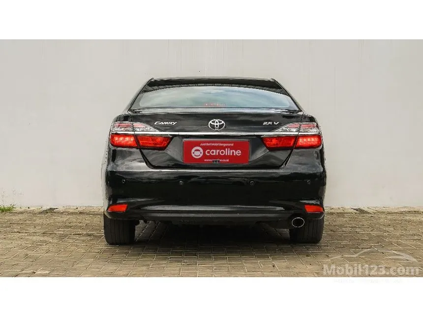 2015 Toyota Camry V Sedan