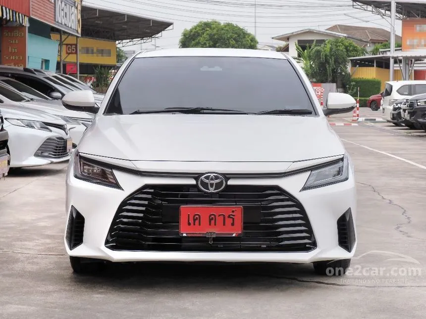 2024 Toyota Yaris Ativ Smart Sedan