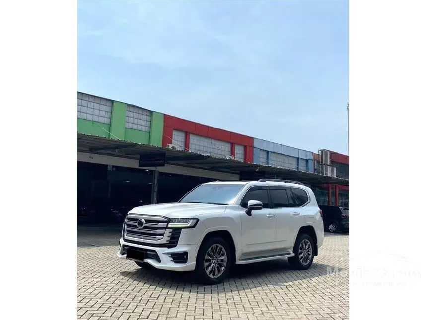 2023 Toyota Land Cruiser 300 VX-R SUV