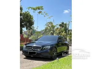 2016 Mercedes-Benz E300 2.0 Avantgarde Sedan