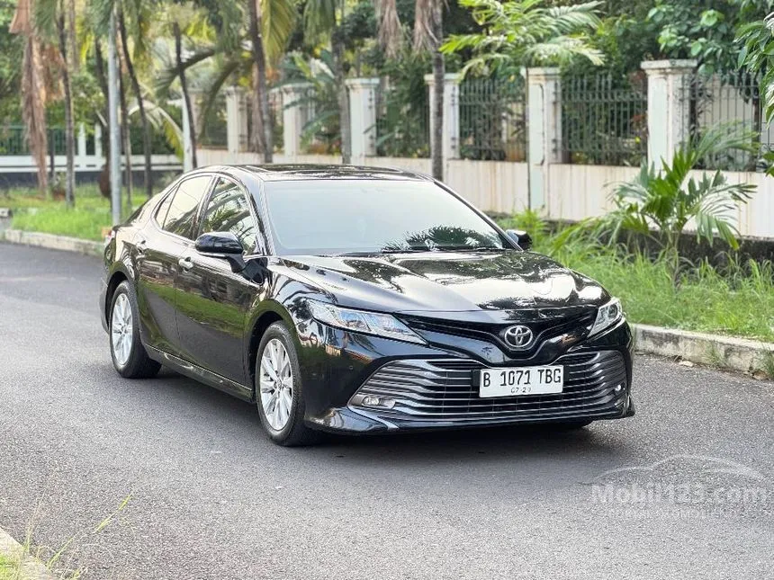 2019 Toyota Camry V Sedan