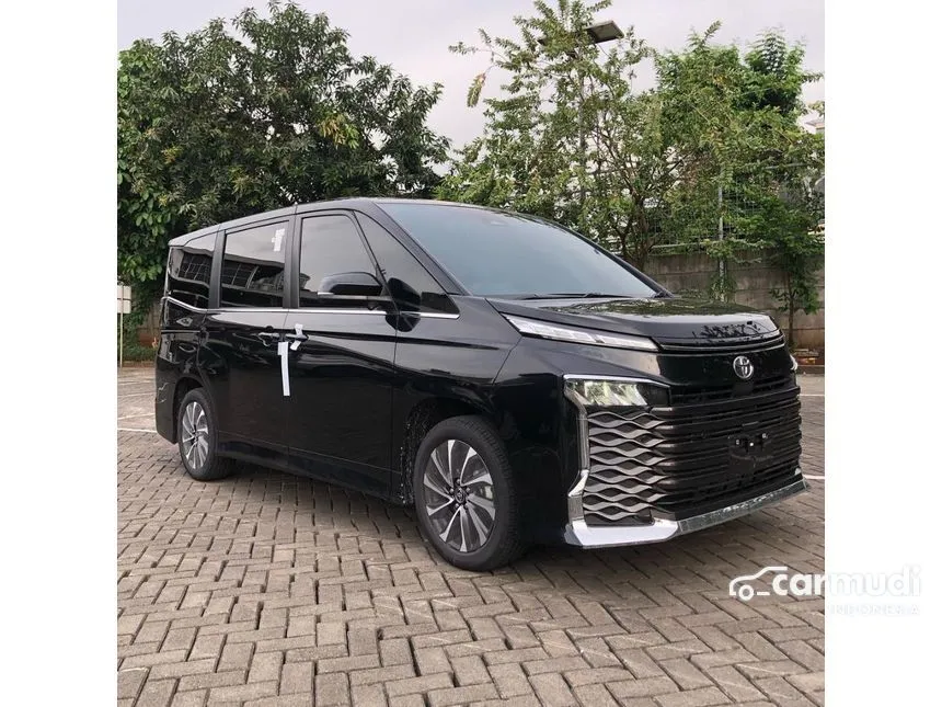 Jual Mobil Toyota Voxy 2024 (Premium Color) 2.0 di Banten Automatic MPV Hitam Rp 590.000.000