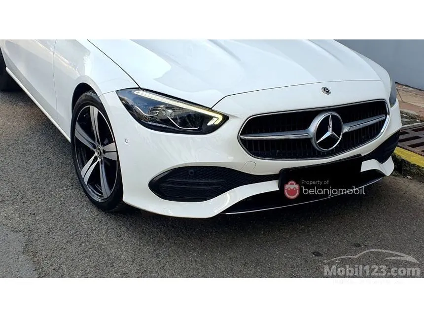 2022 Mercedes-Benz C200 Avantgarde Line Sedan
