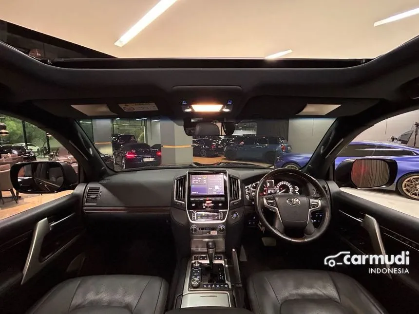 2020 Toyota Land Cruiser 200 VX-R SUV