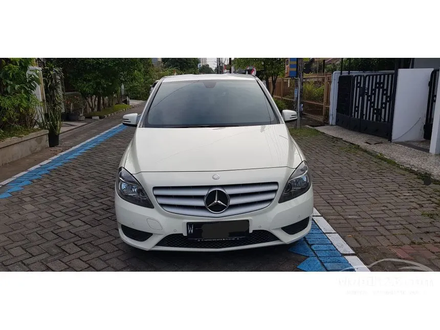 Jual Mobil Mercedes-Benz B200 2013 Urban 1.6 Di Jawa Timur Automatic ...