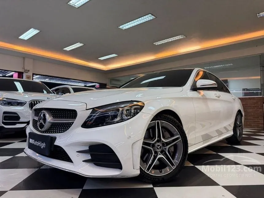2019 Mercedes-Benz C300 AMG Line Sedan