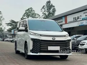 2023 Toyota Voxy 2.0 (Premium Color) MPV