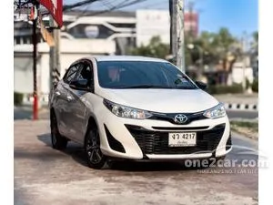 2020 Toyota YARIS 1.2 Mid Hatchback