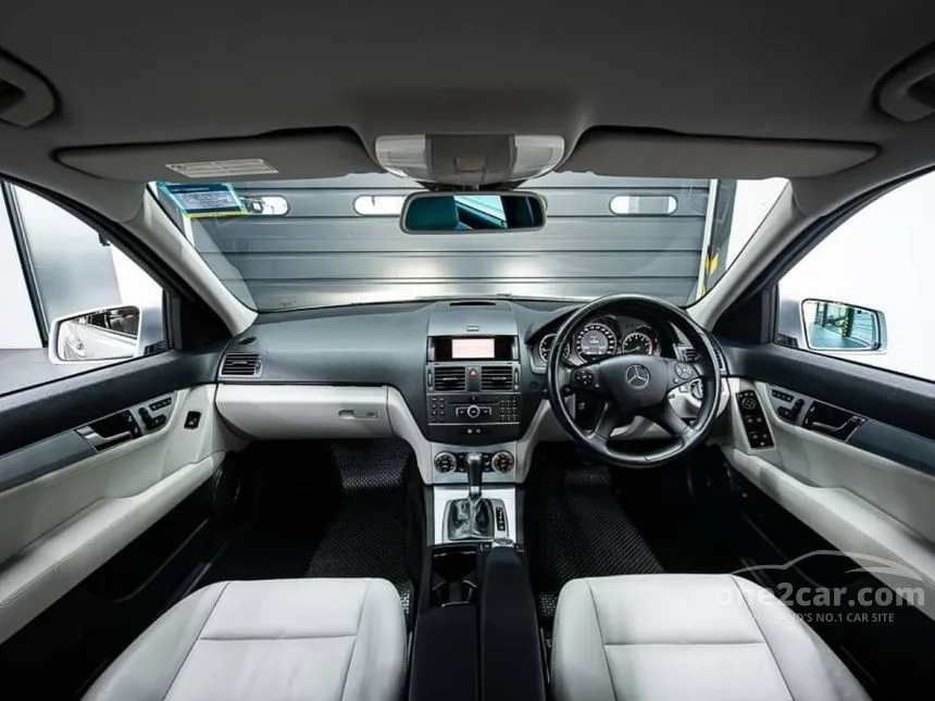 2012 Mercedes-Benz C200 Avantgarde BlueEFFICIENCY Sedan