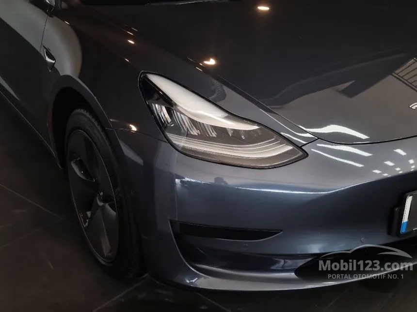 2020 Tesla Model 3 Standard Range Sedan