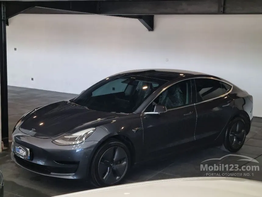 2020 Tesla Model 3 Standard Range Sedan