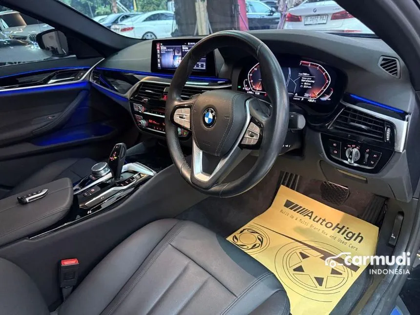 2020 BMW 520i Luxury Sedan