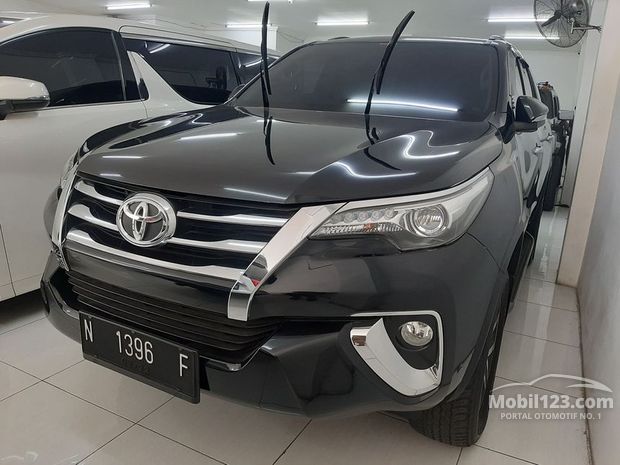 Toyota Fortuner  Mobil  bekas  dijual  di Malang  Jawa timur 