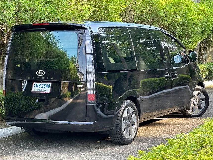 2023 Hyundai Staria SEL Van
