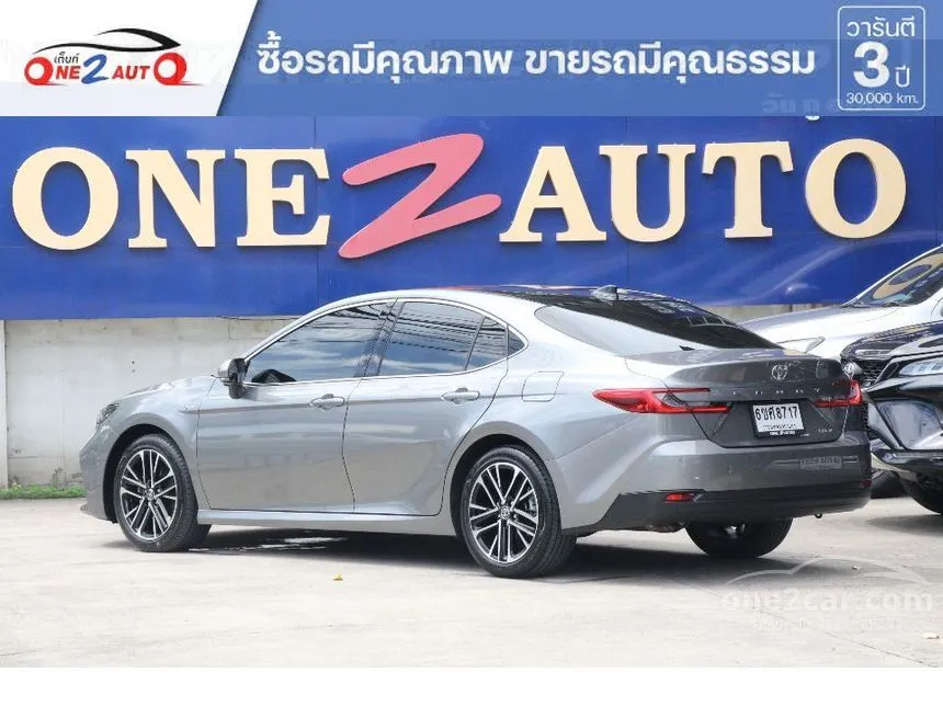 2025 Toyota CAMRY HEV Premium Luxury Sedan