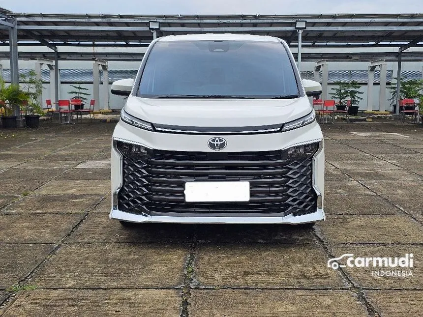 2023 Toyota Voxy (Premium Color) MPV