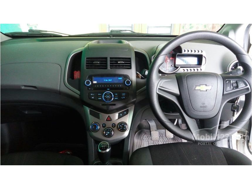 2014 Chevrolet Aveo LT Hatchback