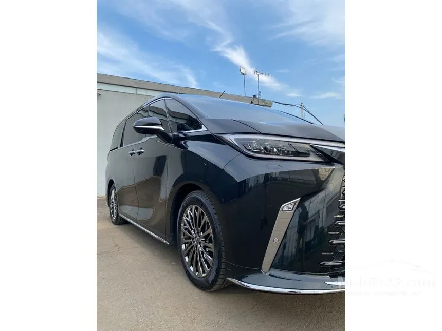 2024 Lexus LM 350 7 Seater MPV