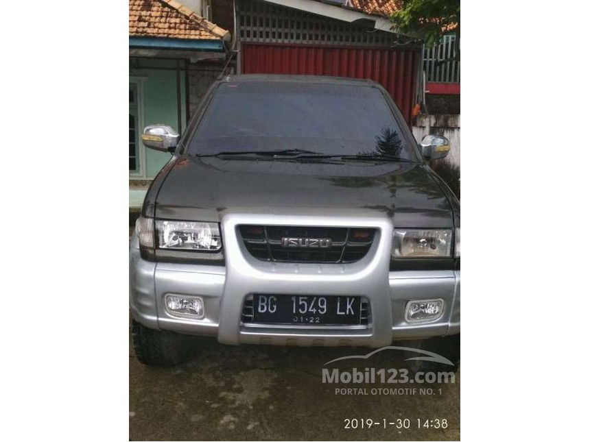 Jual Mobil  Isuzu  Panther  2001 TOURING 2 5 di Sumatera 