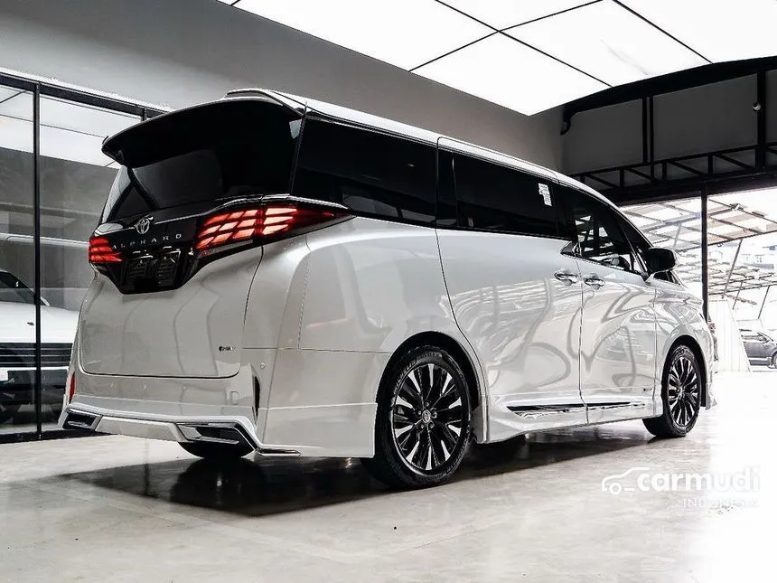 2024 Toyota Alphard HEV Modellista MPV